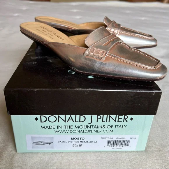 Donald J. Pliner | Shoes | Donald J Pliner Silver Mules  display picture 3